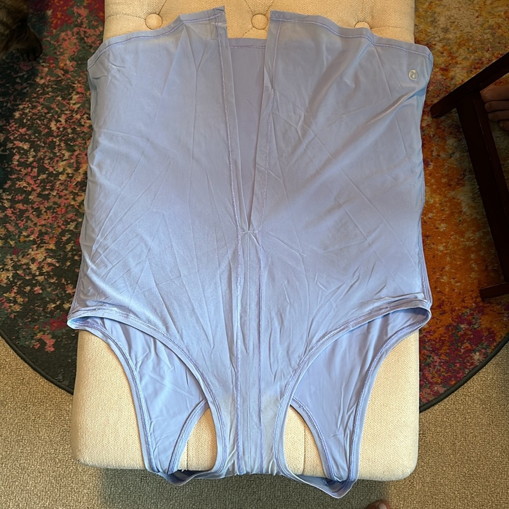 NWOT Lululemon small- cute split back, racerback
